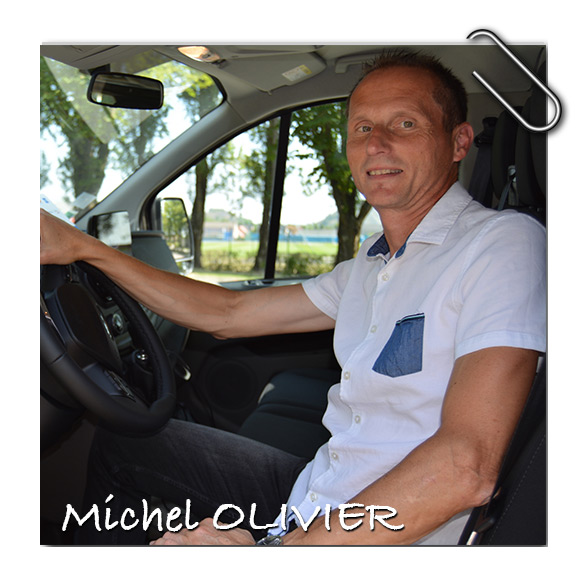 véhicule 9 places ford d'APODIS